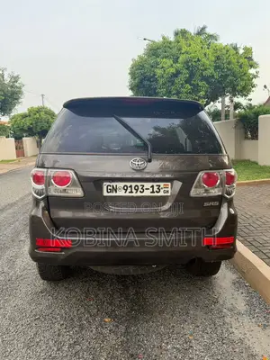 Toyota Fortuner 2013 Brown