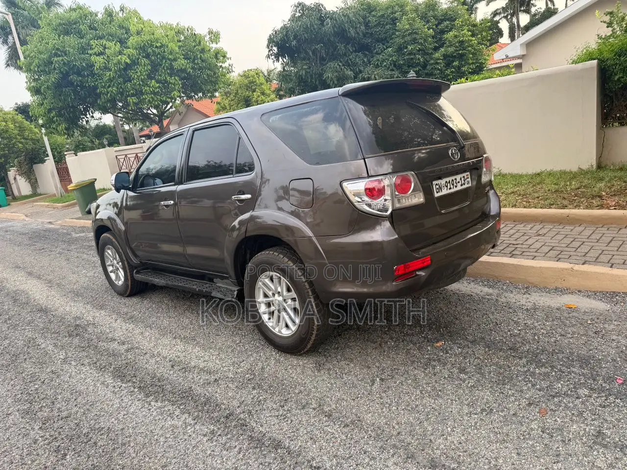 Toyota Fortuner 2013 Brown