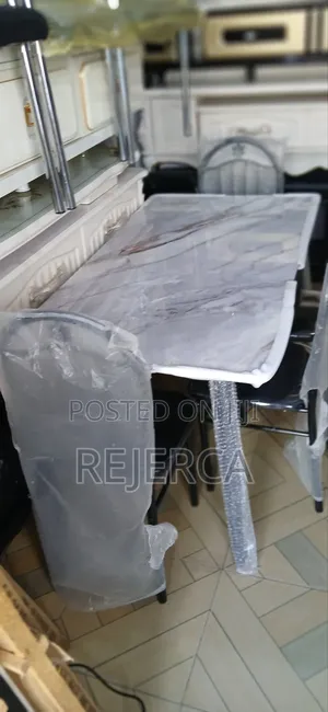 Durable Dinning Table With 4 Chairs
