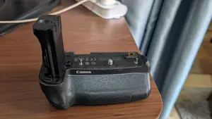 Bg-e22 Battery Grip