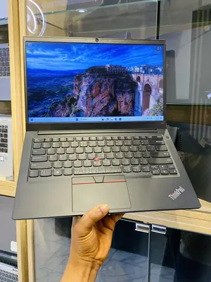Laptop Lenovo ThinkPad E14 Gen 2 8GB Intel Core i5 SSD 256GB