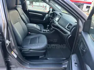 Toyota Highlander LE 2019 Gray