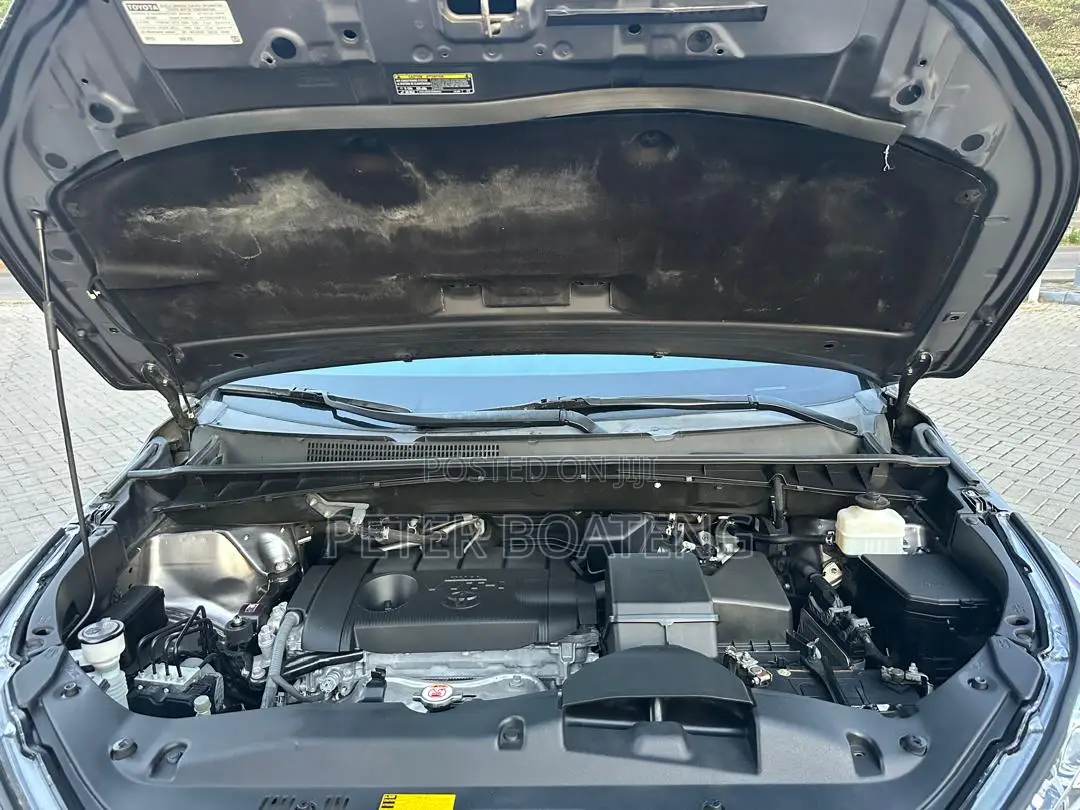 Toyota Highlander LE 2019 Gray