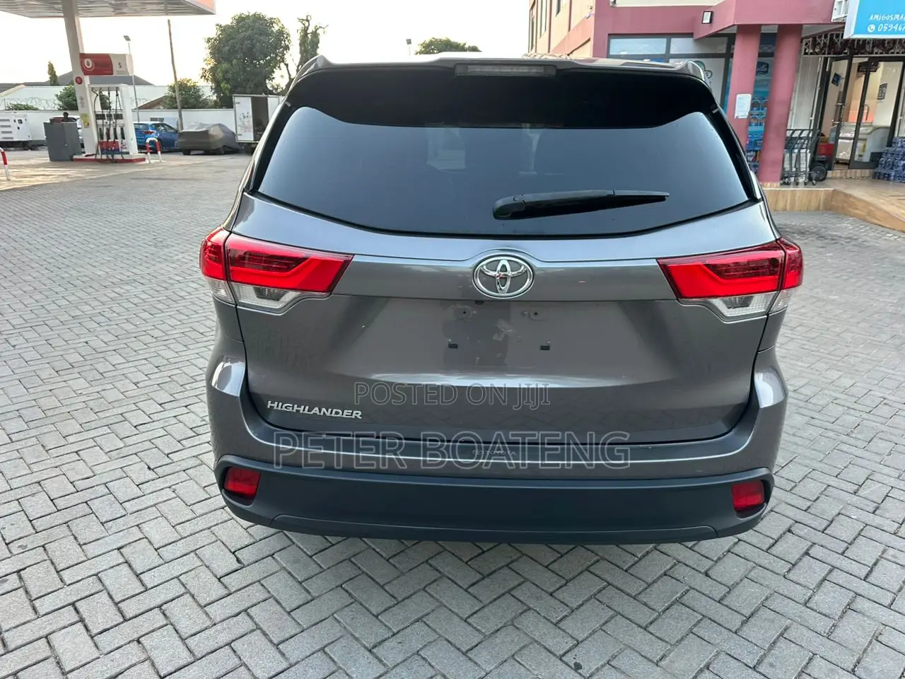 Toyota Highlander LE 2019 Gray