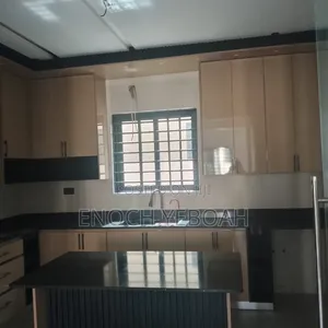 3bdrm House in Kwesbo Properties, Lake Side Estate for sale