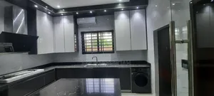 3bdrm House in Kwesbo Properties, Lake Side Estate for sale