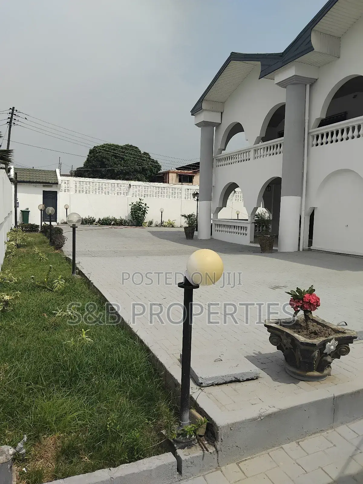 4bdrm House in Labone Junction for rent