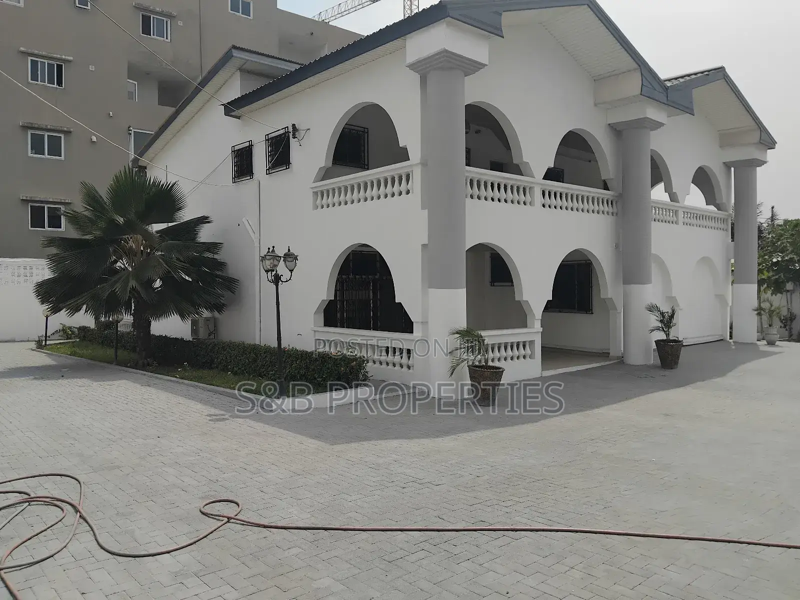 4bdrm House in Labone Junction for rent