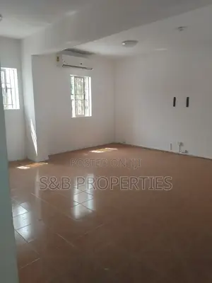 4bdrm House in Labone Junction for rent