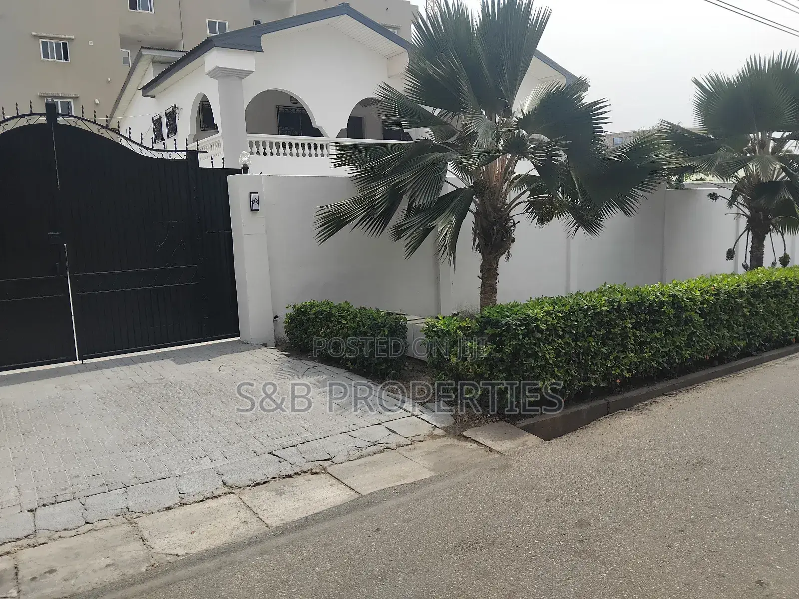 4bdrm House in Labone Junction for rent