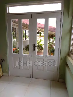8bdrm House in 8 Bedroom House, SSNIT Flats for sale