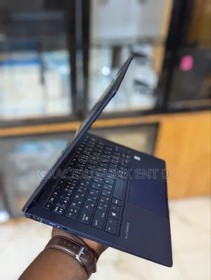 Laptop HP Dragonfly G3 8GB Intel Core i5 SSD 256GB