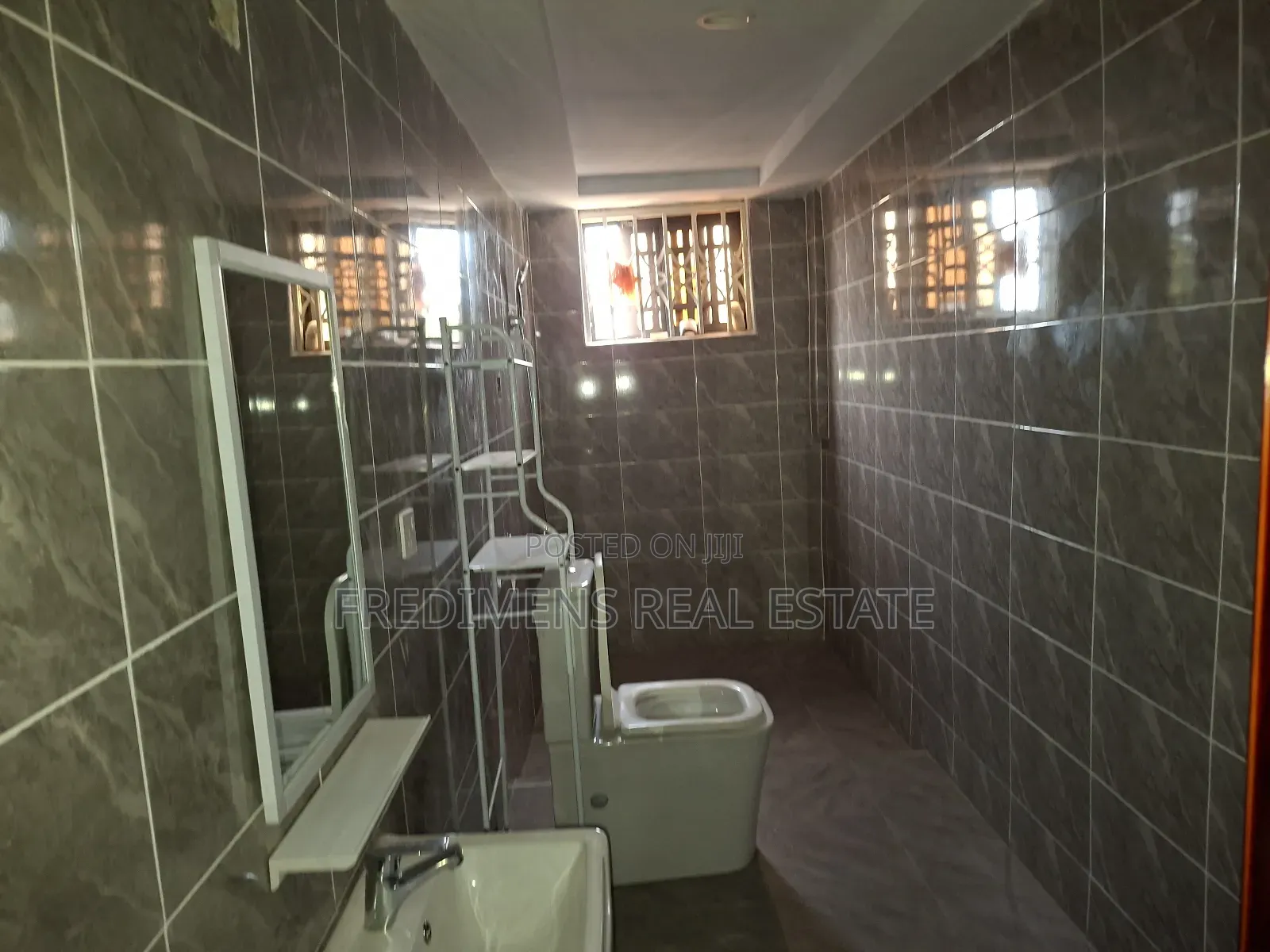 3bdrm Apartment in Fredimens Real, Afigya-Kwabre for rent