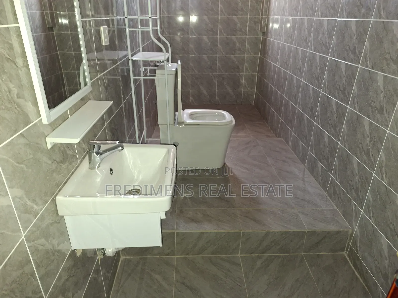 3bdrm Apartment in Fredimens Real, Afigya-Kwabre for rent