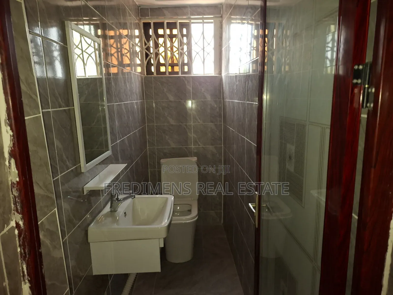 3bdrm Apartment in Fredimens Real, Afigya-Kwabre for rent