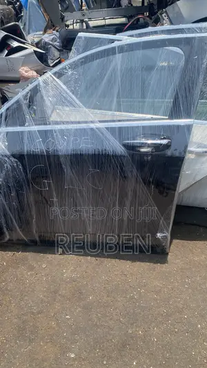 Mercedes Benz GLC 300 Doors