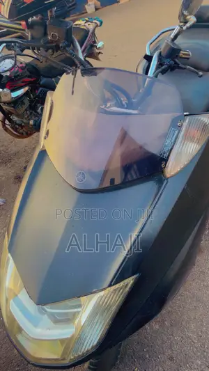 Yamaha 2010 Black