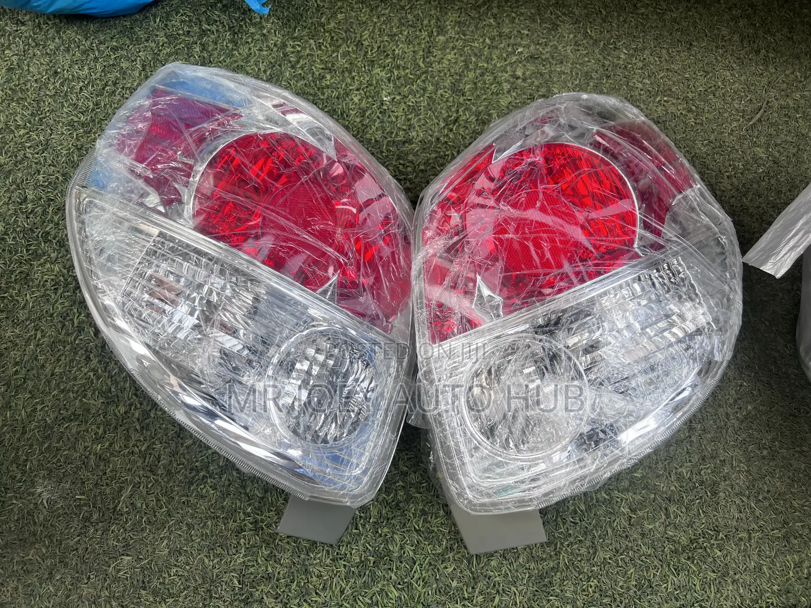 Toyota Matrix 2005 2006 2007 2008 Tail Lights