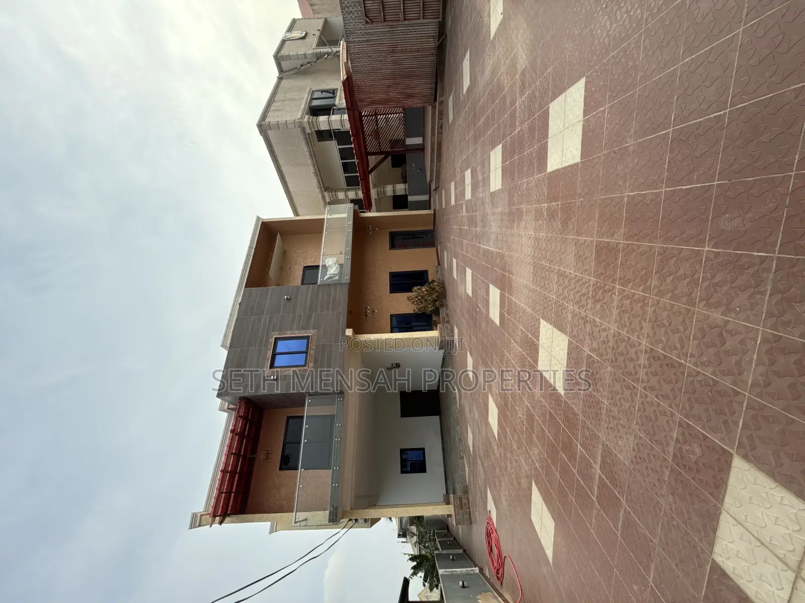 5bdrm House in Seth, Police Station for sale