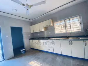 4bdrm Duplex in North Legon for rent