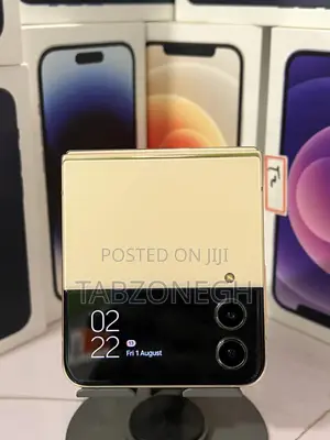 Samsung Galaxy Z Flip4 256 GB Gold
