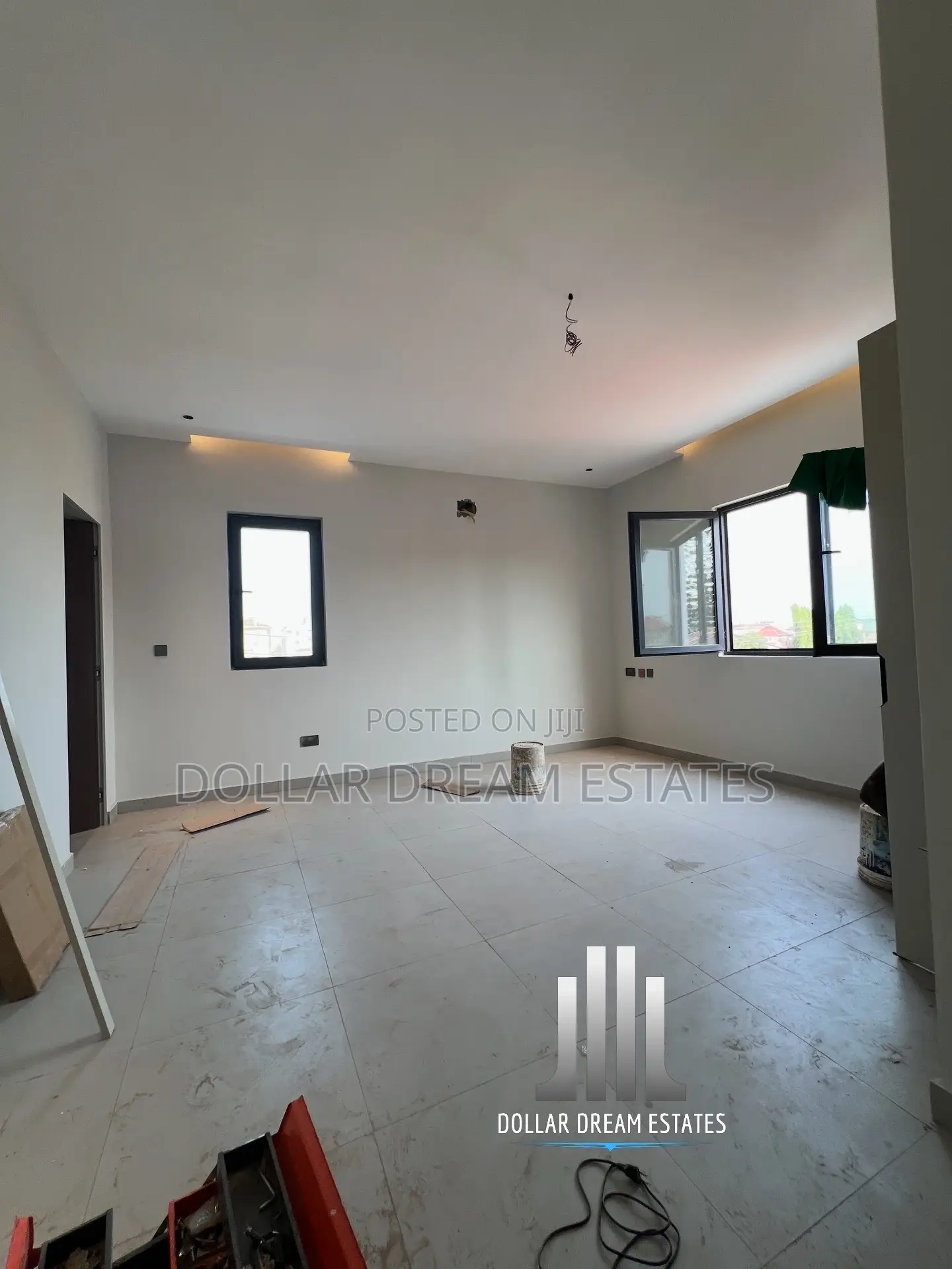5bdrm House in East Legon for sale