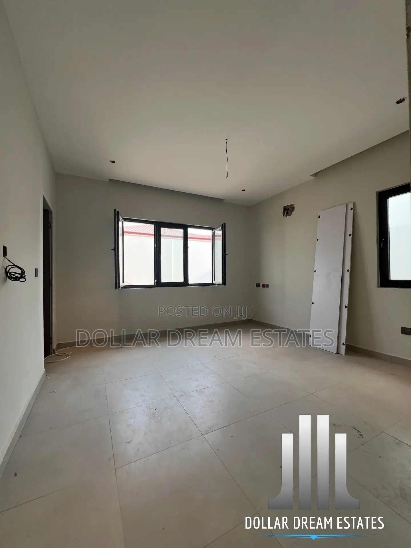 5bdrm House in East Legon for sale