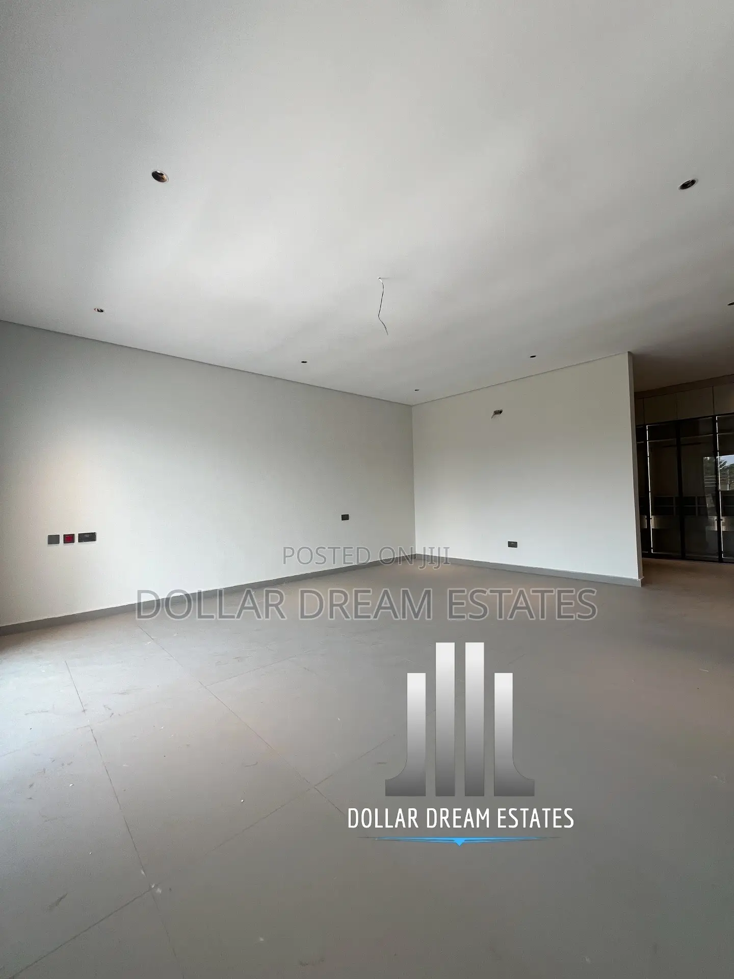 5bdrm House in East Legon for sale