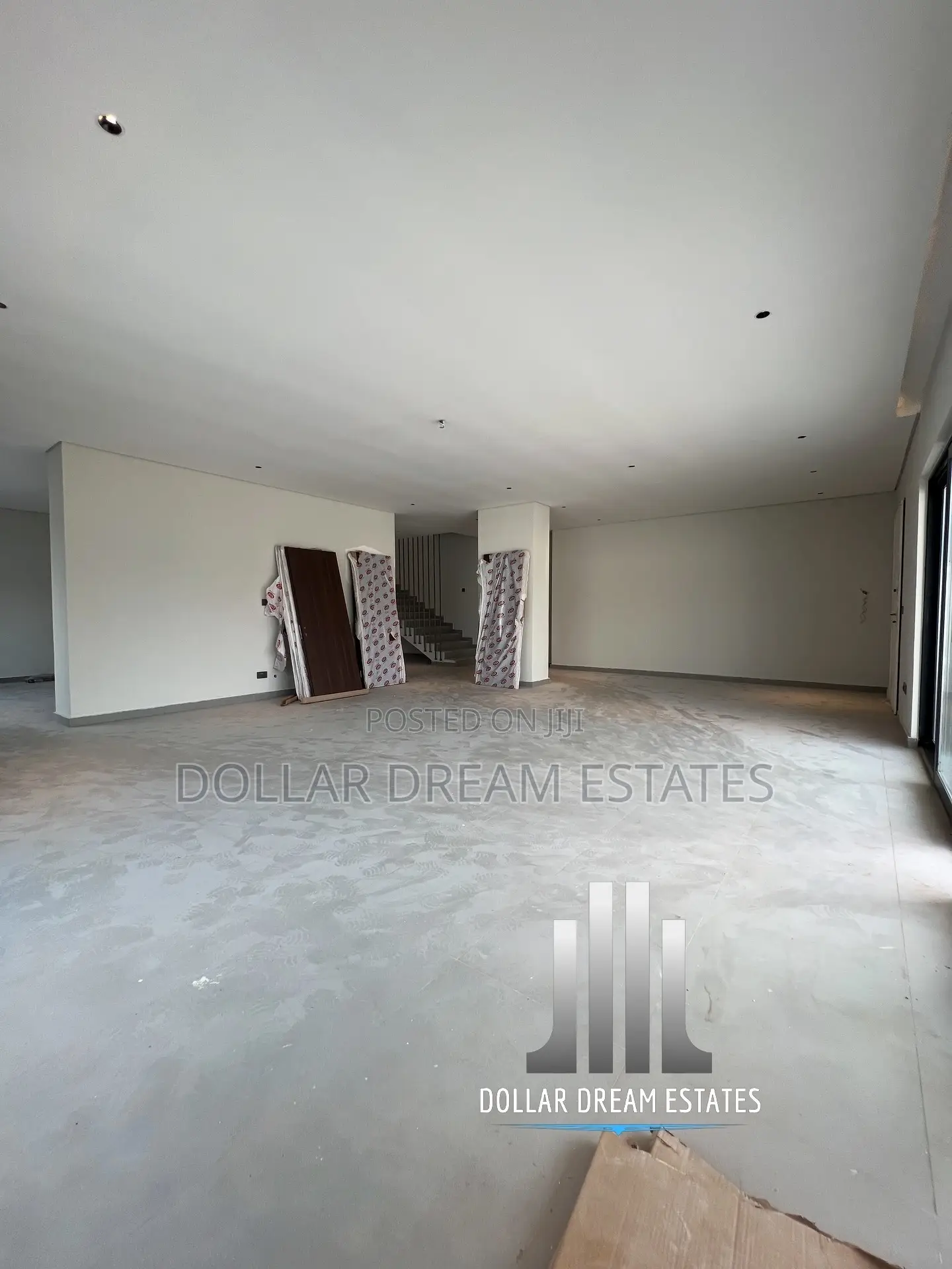 5bdrm House in East Legon for sale
