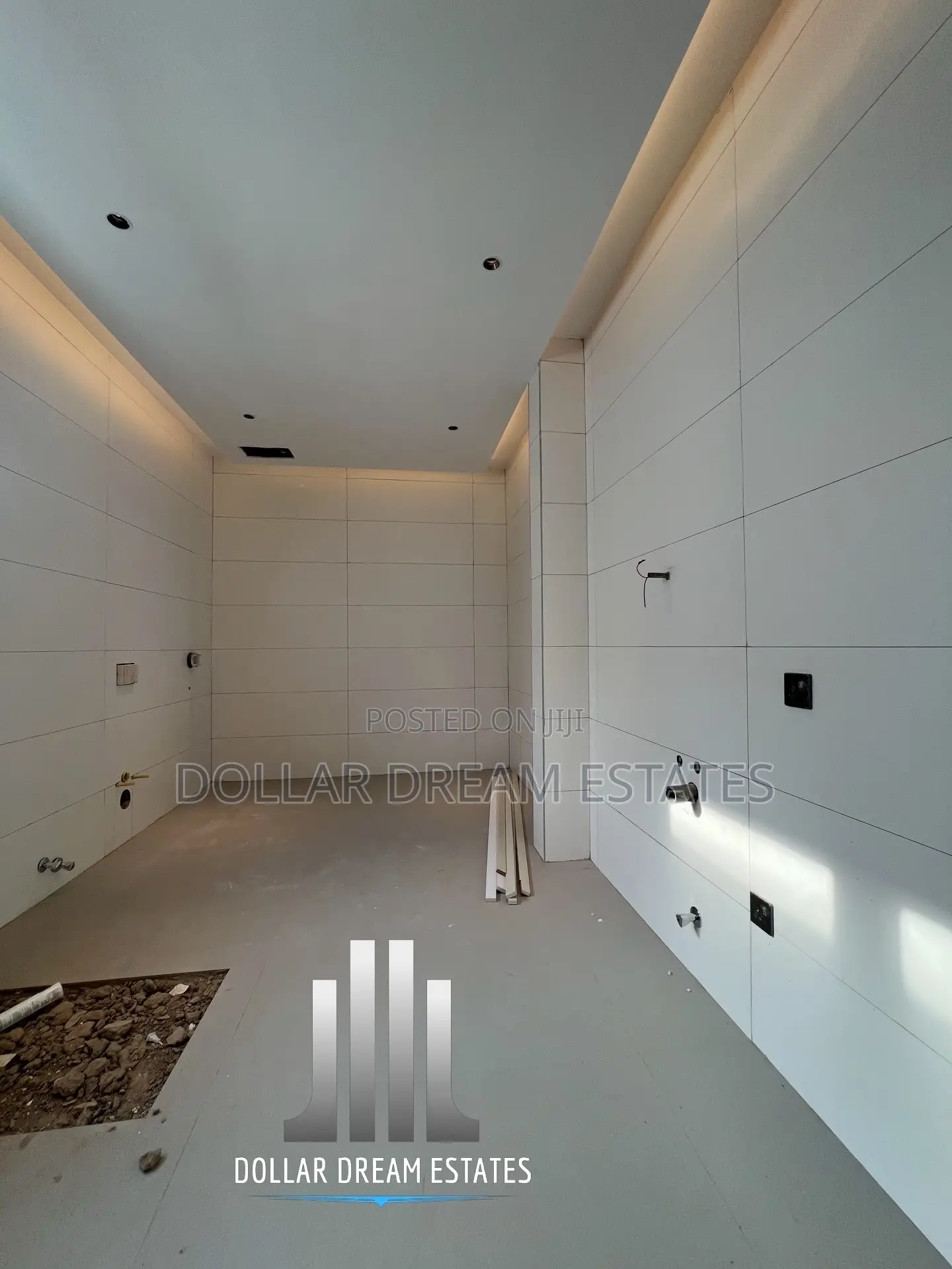 5bdrm House in East Legon for sale