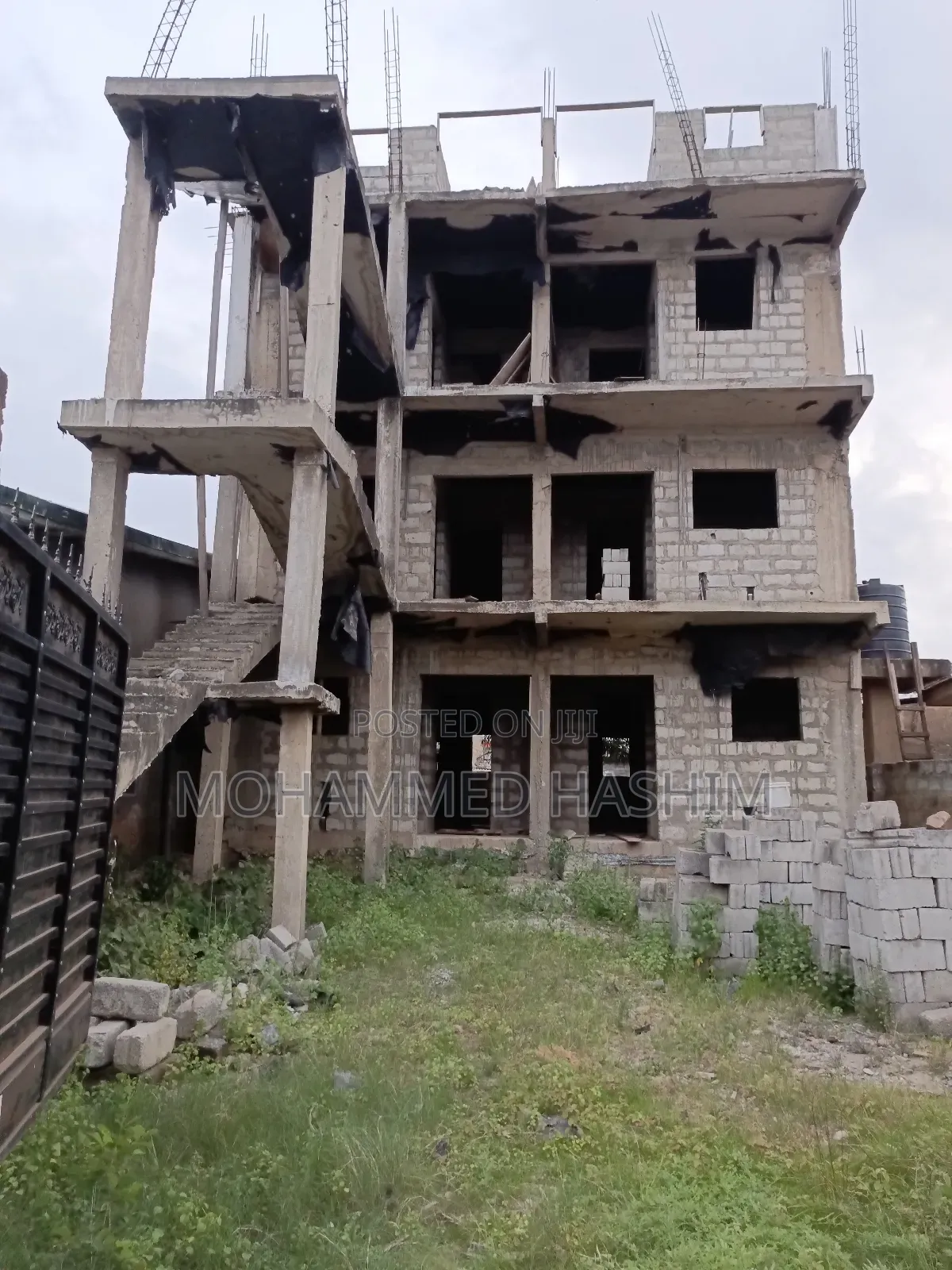 8bdrm Apartment In Mr Ahmad Properties, Adjiriganor For Sale