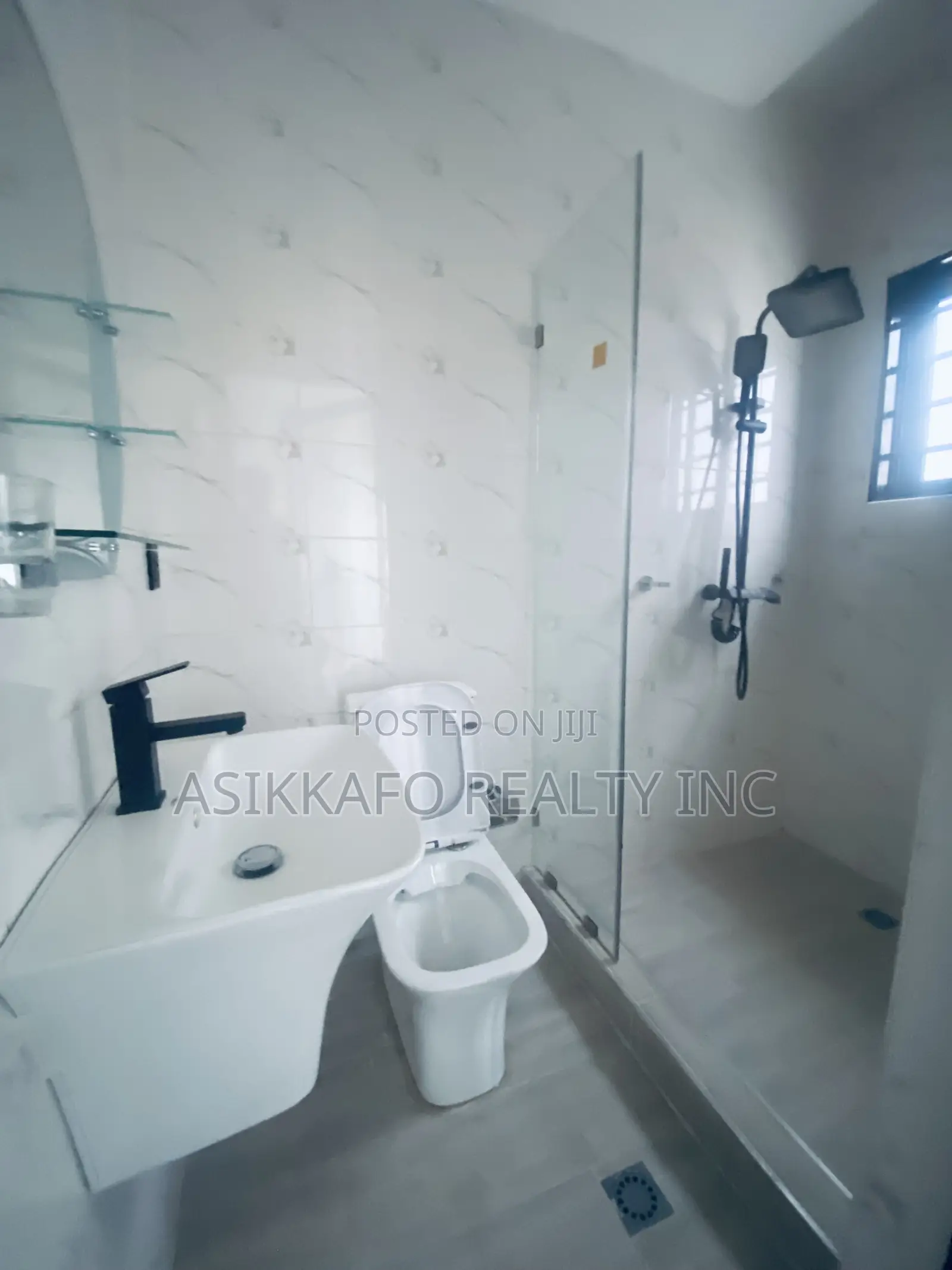 4bdrm Duplex in Coastal Estate, Spintex for rent