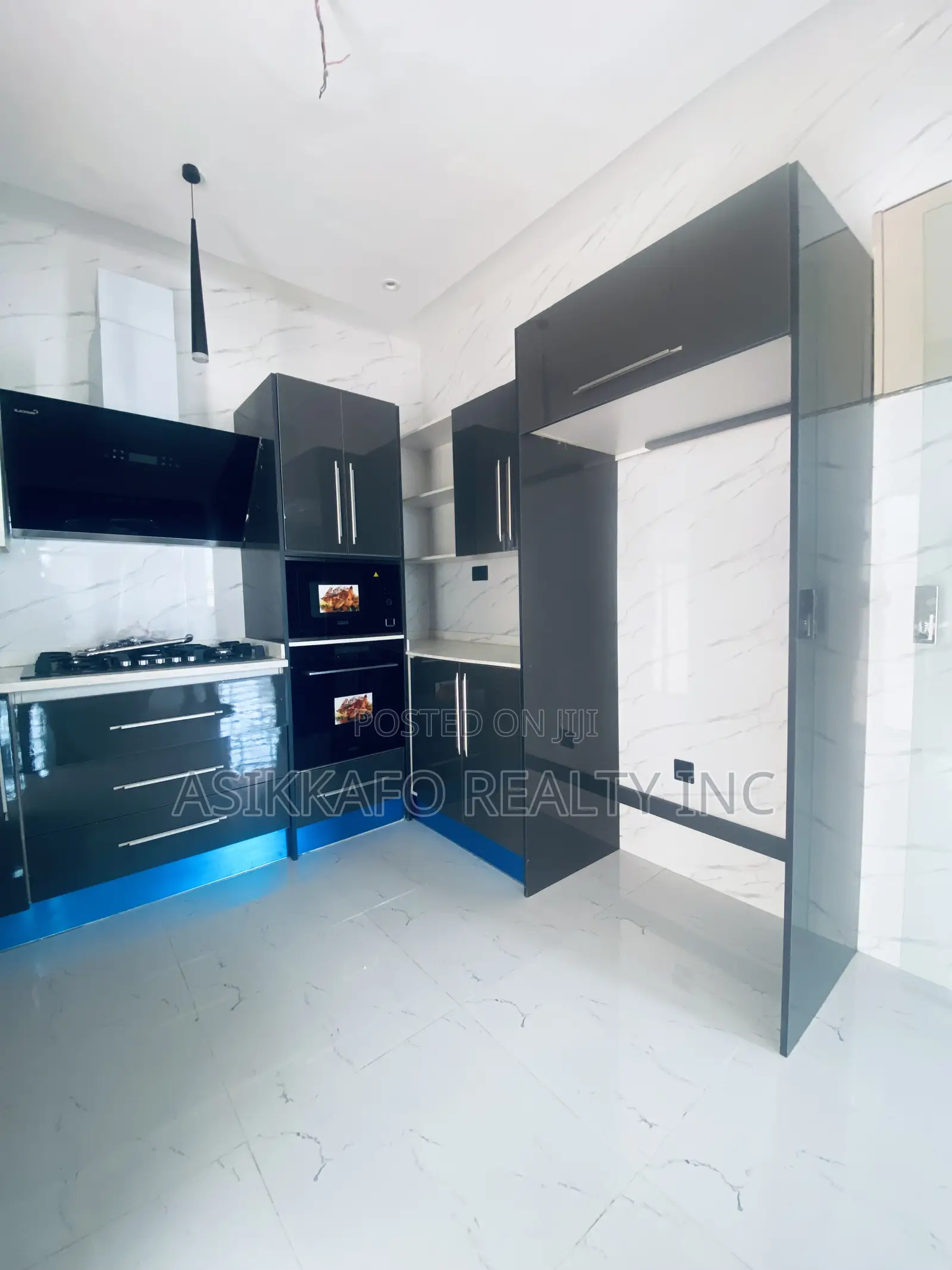 4bdrm Duplex in Coastal Estate, Spintex for rent