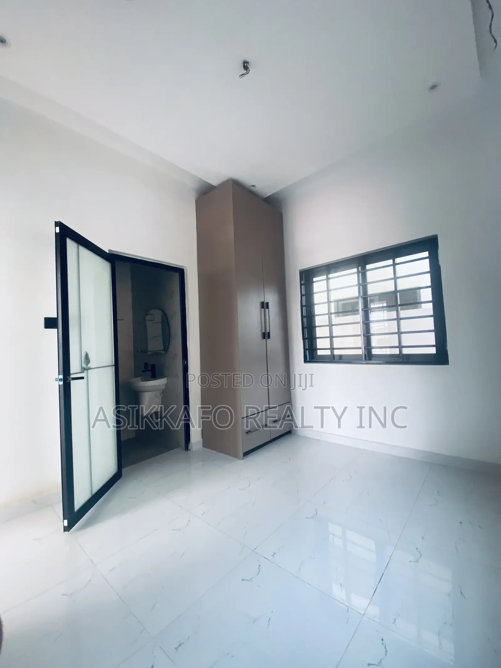 4bdrm Duplex in Coastal Estate, Spintex for rent