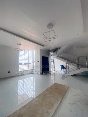 4bdrm Duplex in Coastal Estate, Spintex for rent