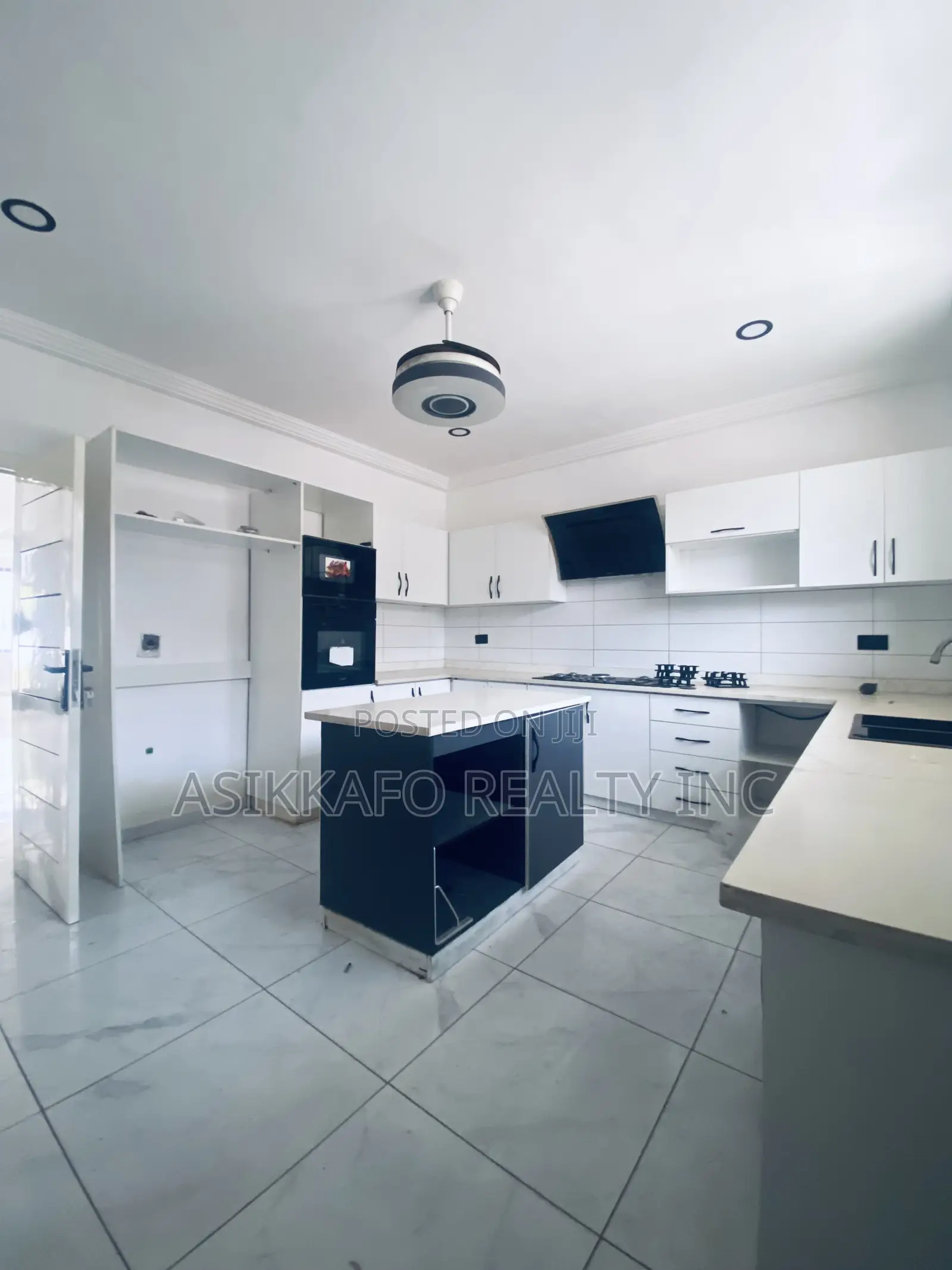 3bdrm Duplex in Hfc Estate, Spintex for rent