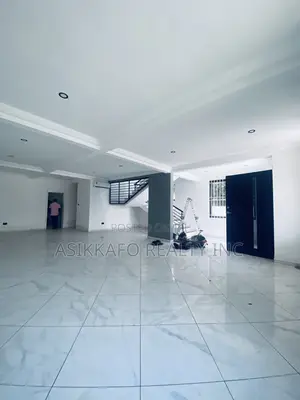 3bdrm Duplex in Hfc Estate, Spintex for rent
