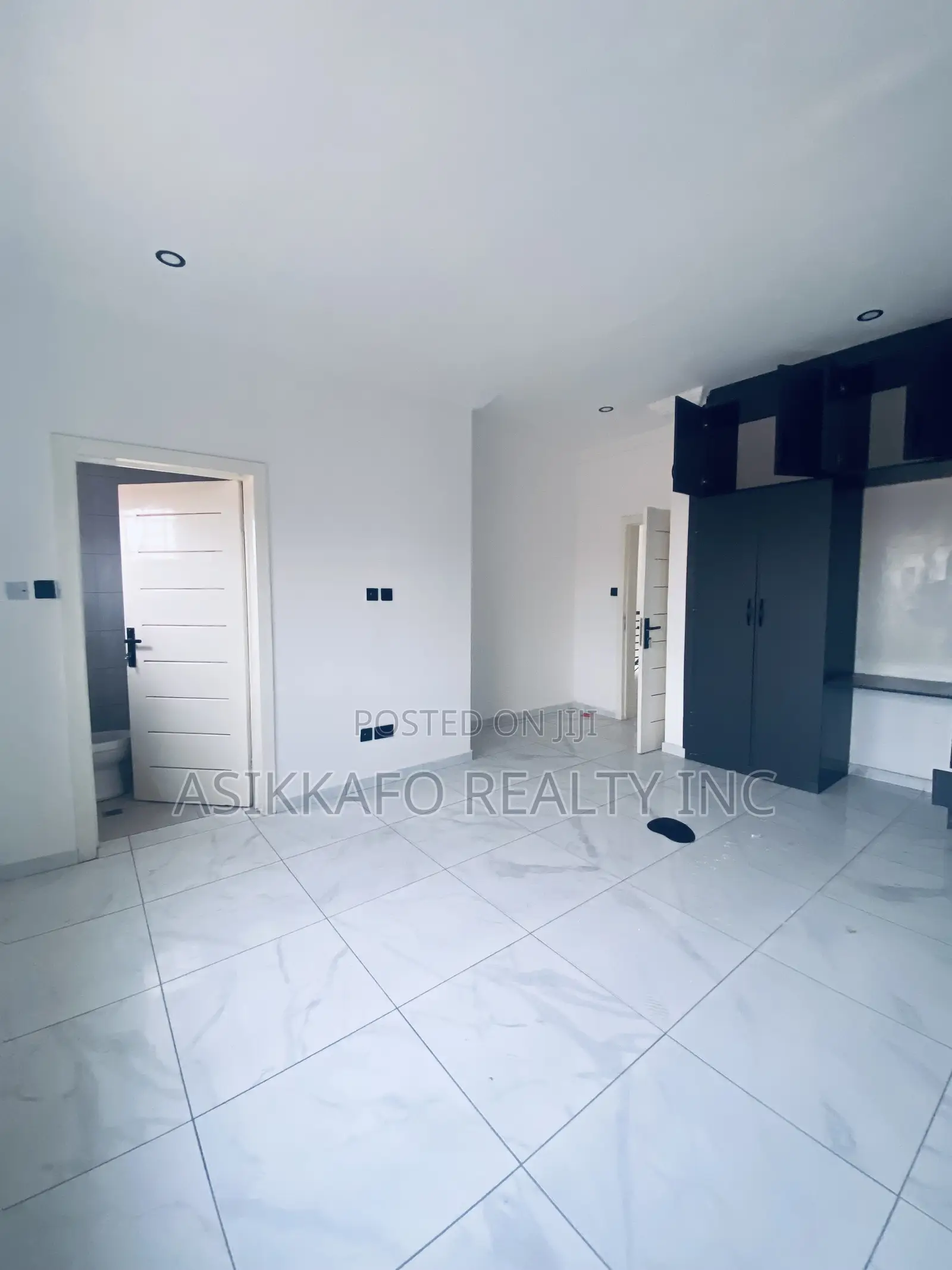 3bdrm Duplex in Hfc Estate, Spintex for rent