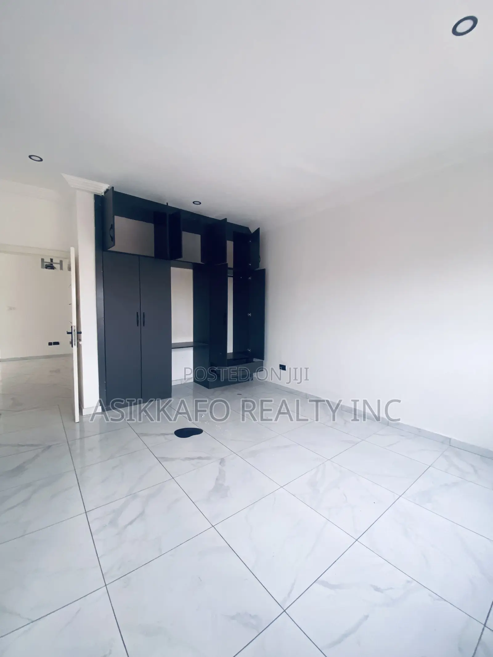 3bdrm Duplex in Hfc Estate, Spintex for rent