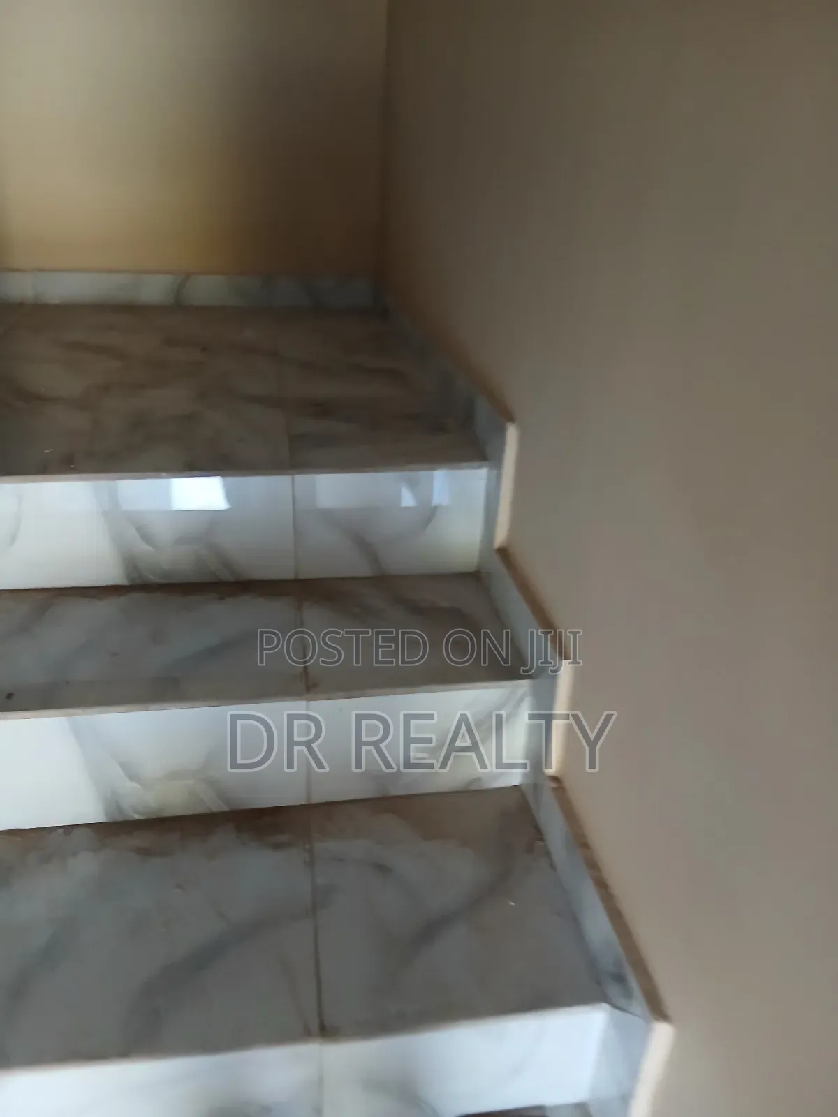 2bdrm Apartment in Savannah, Tema Metropolitan for rent