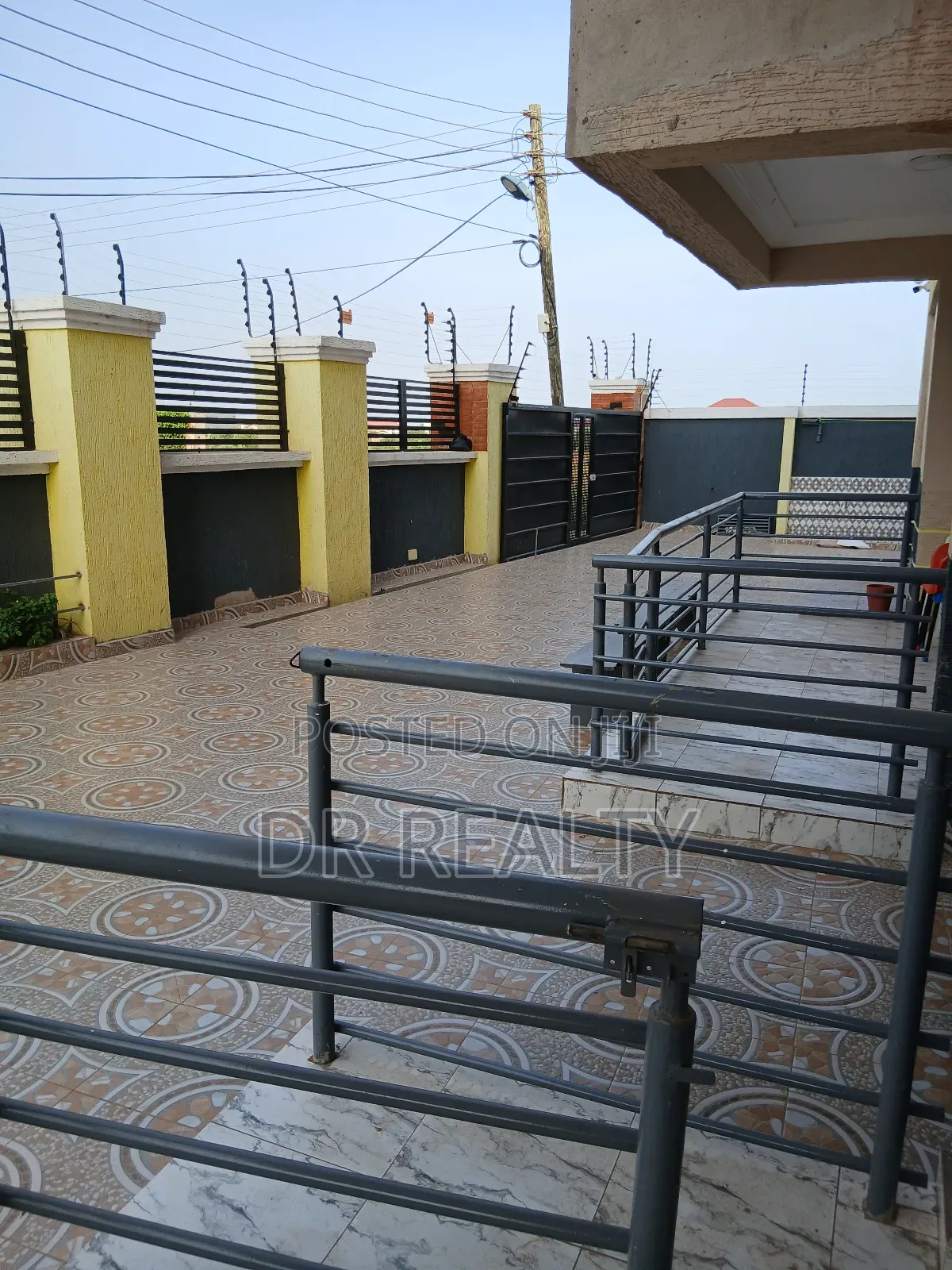 2bdrm Apartment in Savannah, Tema Metropolitan for rent