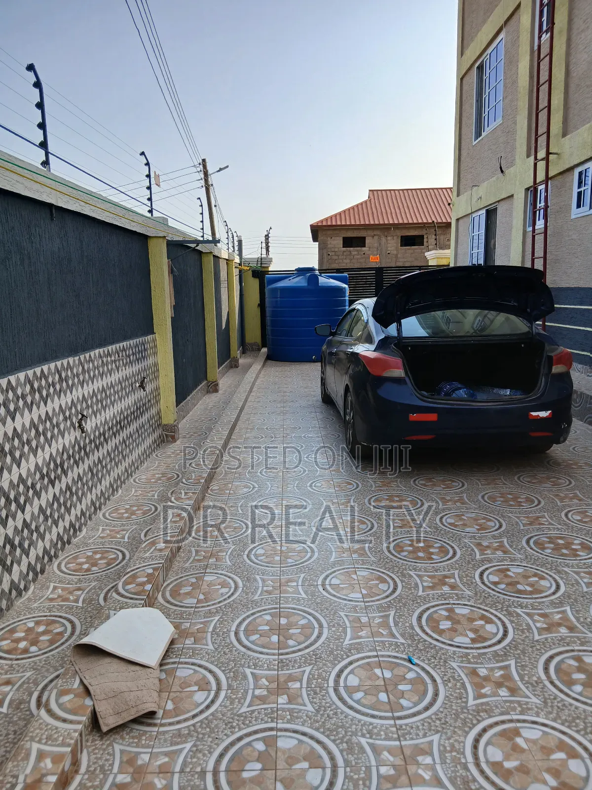 2bdrm Apartment in Savannah, Tema Metropolitan for rent