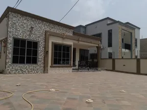 3bdrm House in Botwe, School Junction for sale