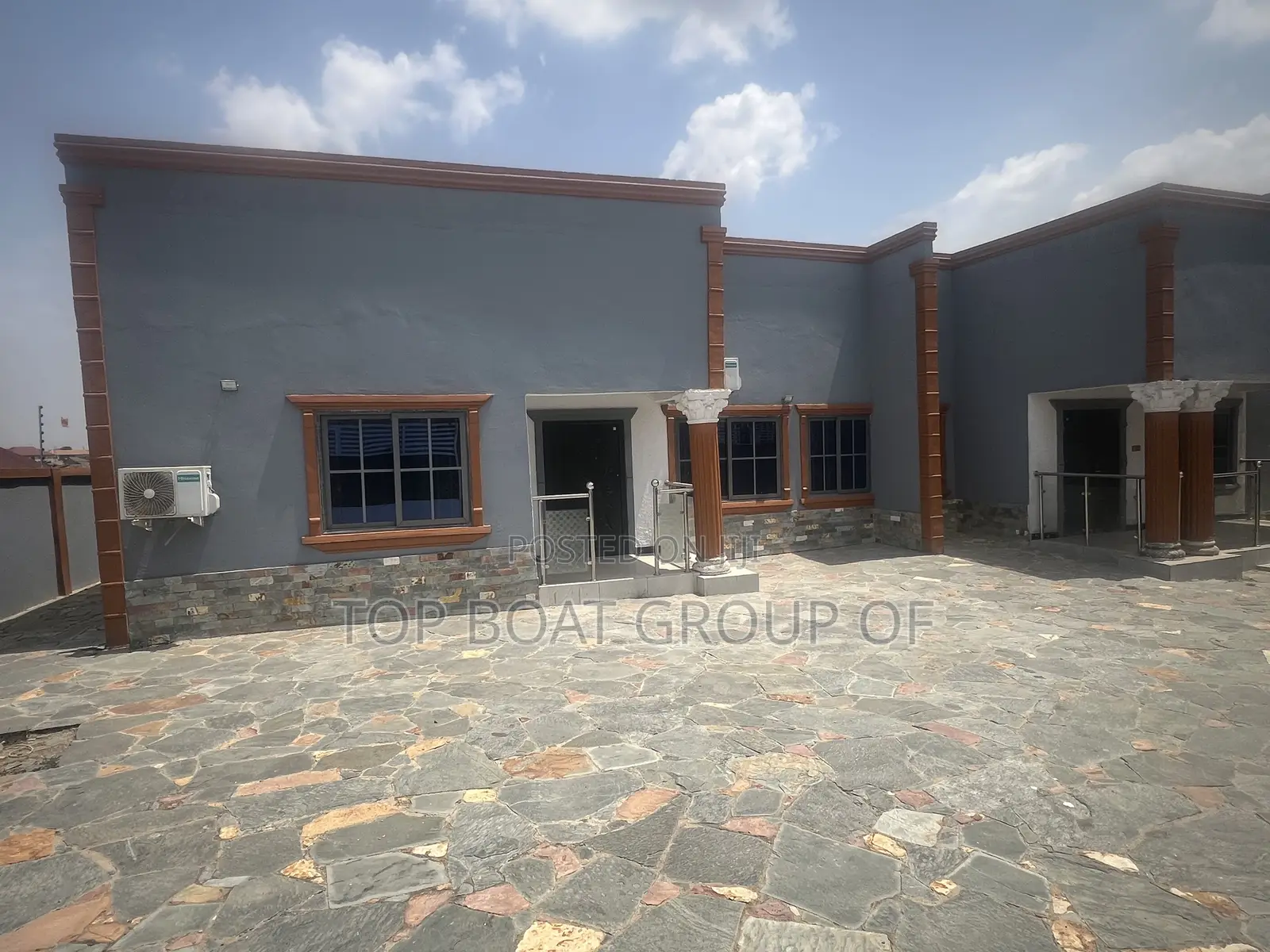 5bdrm House in Top Boat Group Of, Kumasi Metropolitan for sale