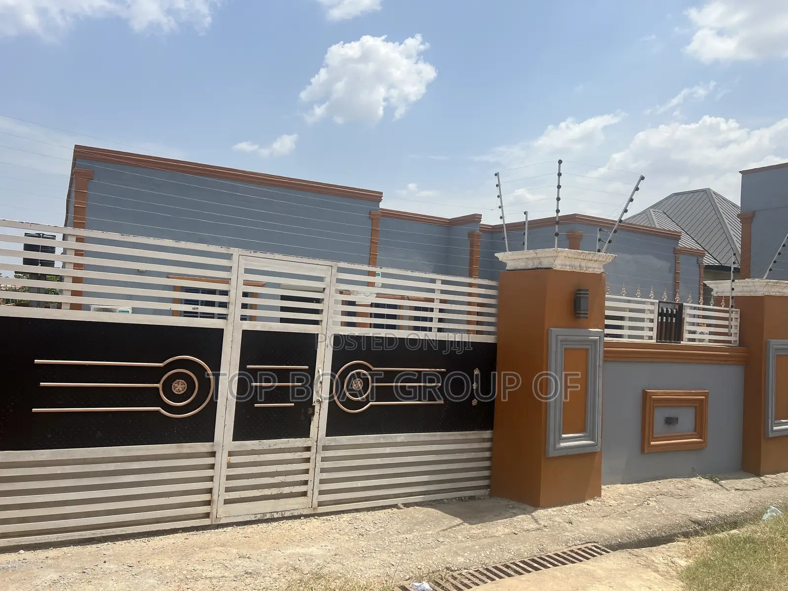 5bdrm House in Top Boat Group Of, Kumasi Metropolitan for sale