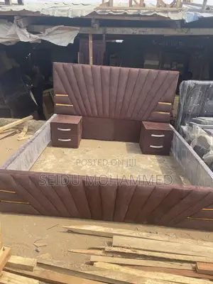A Turkey’S Queen’S Side Bed With Two Side Withdrawal and Ottoman