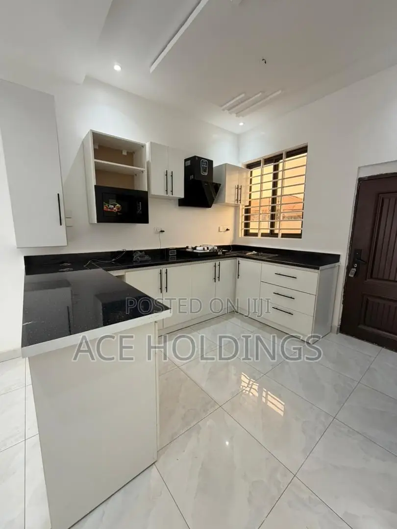 3bdrm Duplex in Nmai Dzorn, East Legon for sale
