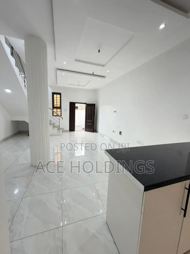 3bdrm Duplex in Nmai Dzorn, East Legon for sale