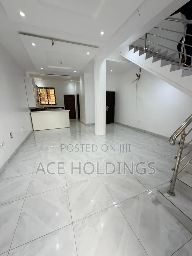 3bdrm Duplex in Nmai Dzorn, East Legon for sale