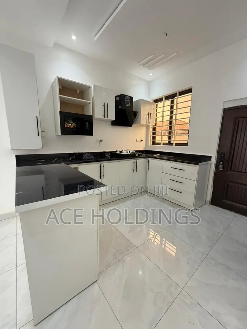3bdrm Duplex in Nmai Dzorn, East Legon for sale